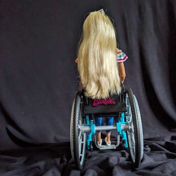 Wheelchair Barbie - Picture 6 of 8